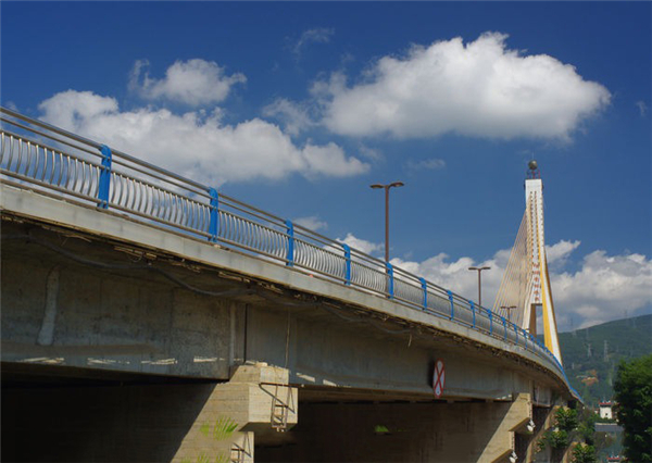 黄冈304不锈钢桥梁护栏：安全、耐用与美观的完美结合