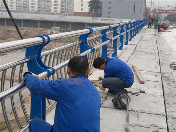 黄冈不锈钢河道护栏的特性及其在城市景观中的应用