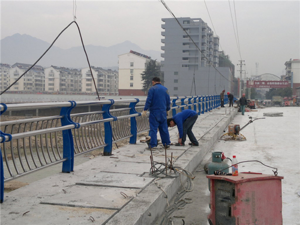 黄冈不锈钢复合管护栏常见问题及解决方案